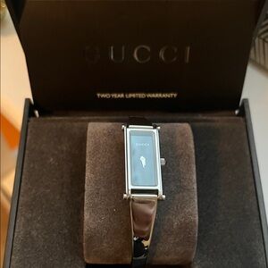 NIB Gucci Silver and Black Women’s Watch Needs new battery!